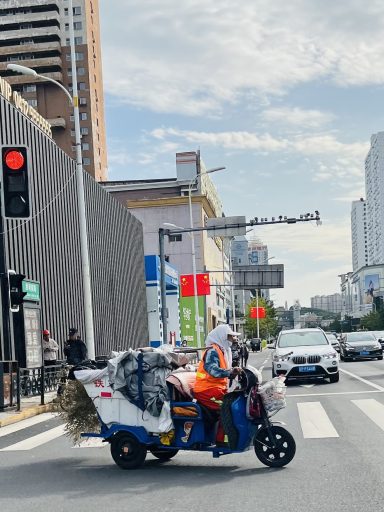 Keeping the streets clean in Anshan